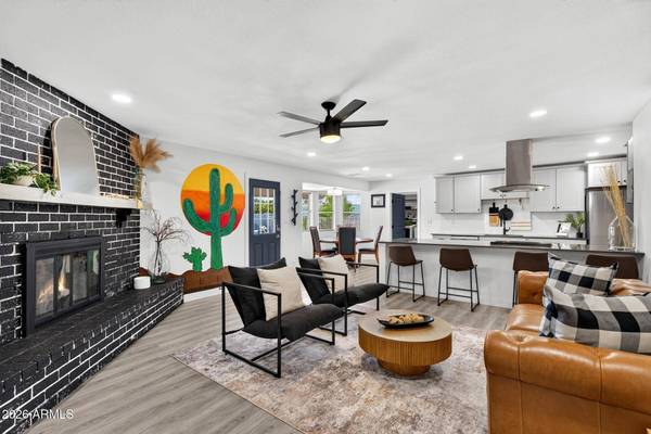 2062 E DOWNING Street, Mesa, AZ 85213