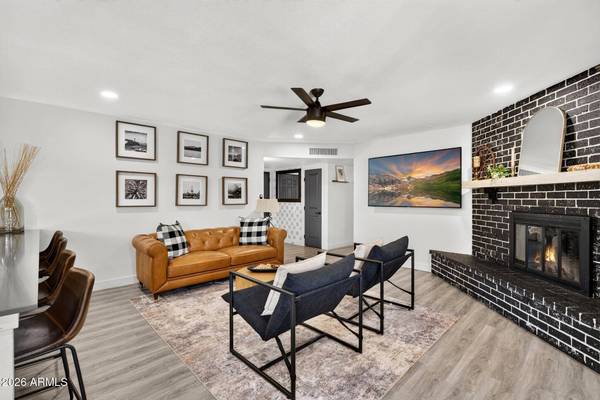 2062 E DOWNING Street, Mesa, AZ 85213