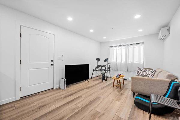 1990 Harrison AVE, San Diego, CA 92113