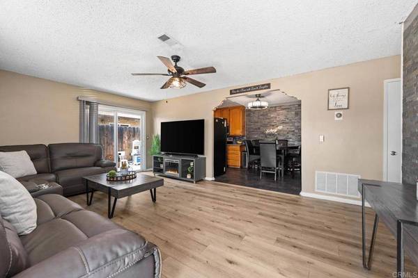 321 Sun CT, El Cajon, CA 92021