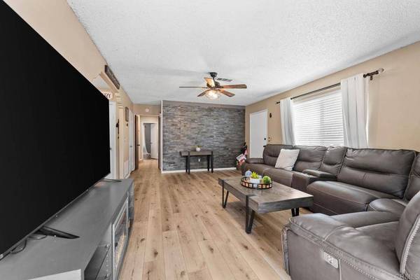 321 Sun CT, El Cajon, CA 92021