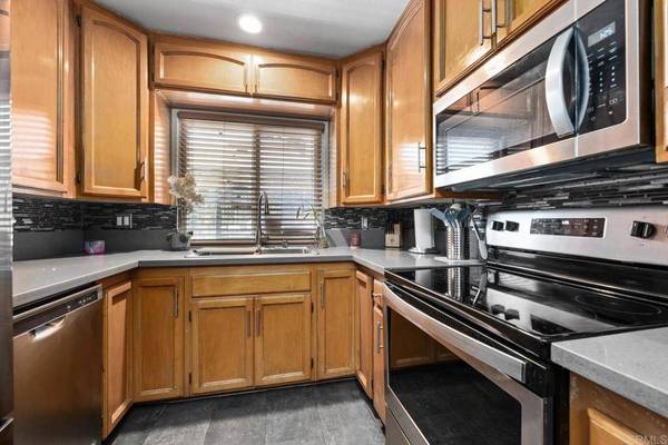 321 Sun CT, El Cajon, CA 92021