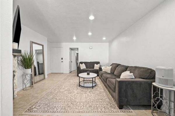 776 E Chase AVE, El Cajon, CA 92020