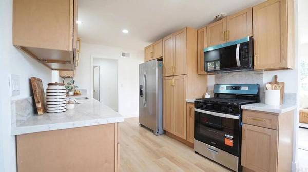 152 Welling WAY, San Diego, CA 92114