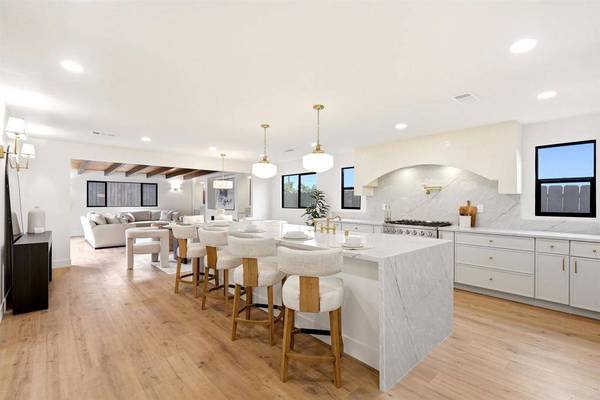 2063 Boundary ST, San Diego, CA 92104