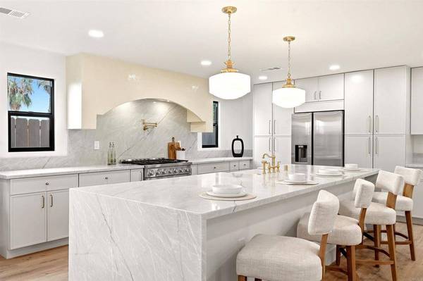 2063 Boundary ST, San Diego, CA 92104