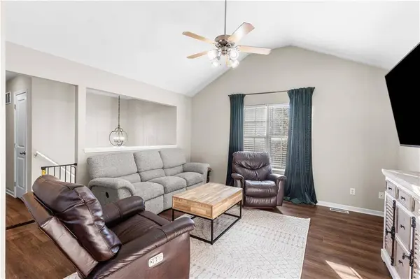 604 S Crews AVE, Odessa, MO 64076