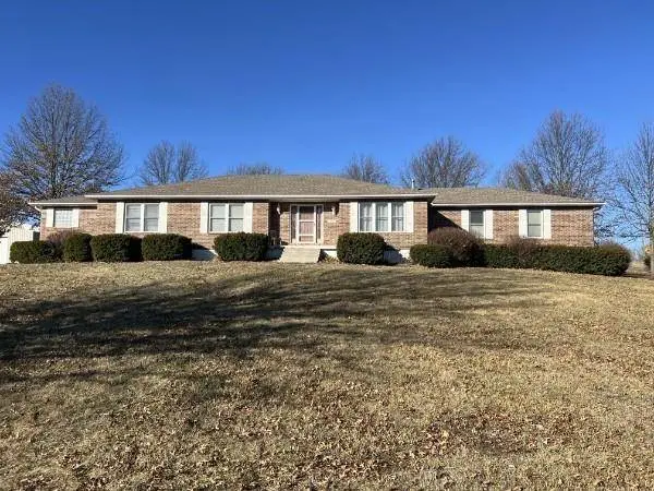 31101 Tyer RD, Grain Valley, MO 64029