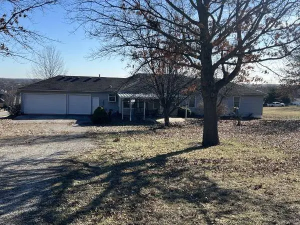 31101 Tyer RD, Grain Valley, MO 64029