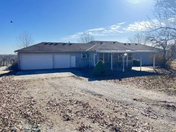 31101 Tyer RD, Grain Valley, MO 64029