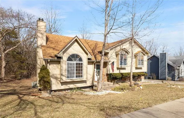 410 SW 24Th ST, Oak Grove, MO 64075