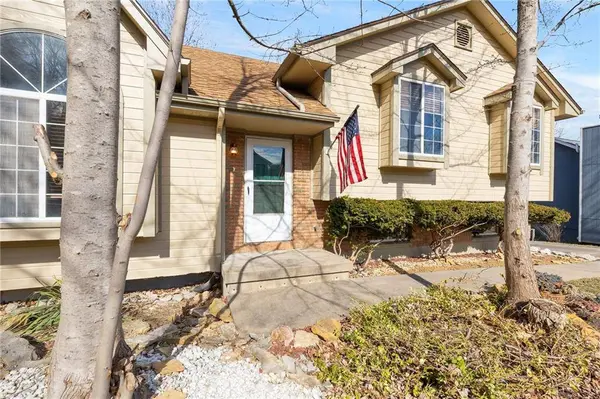 410 SW 24Th ST, Oak Grove, MO 64075