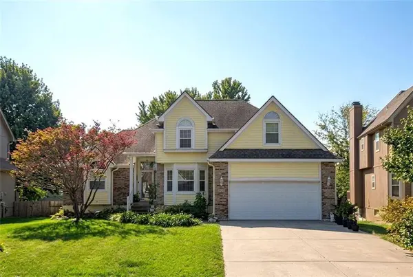 340 SE Bingham DR, Lee's Summit, MO 64063