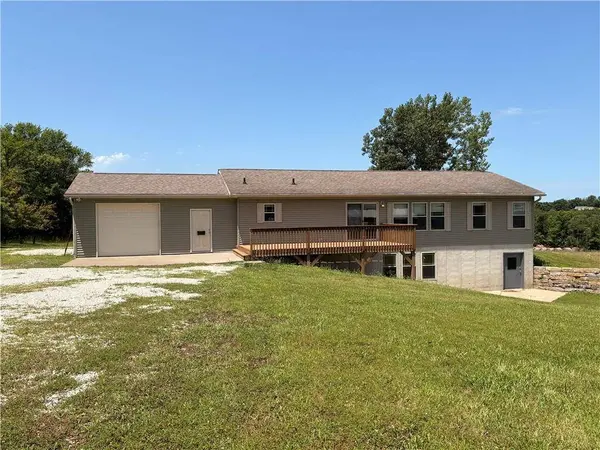 13520 S Sam Moore RD, Lone Jack, MO 64070