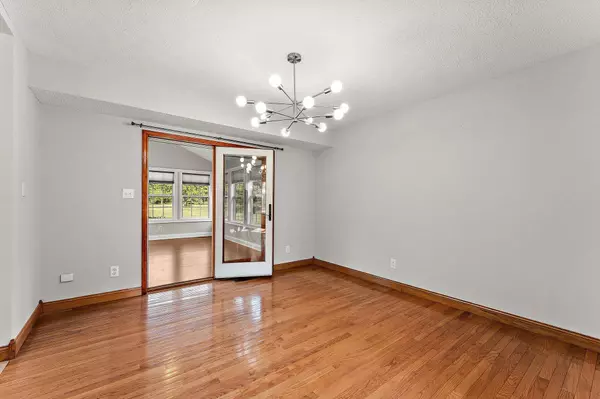 106 N 500, Valparaiso, IN 46385