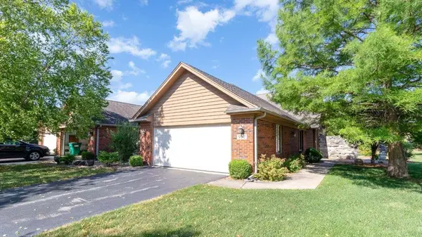 902 Cornwallis LN, Munster, IN 46321