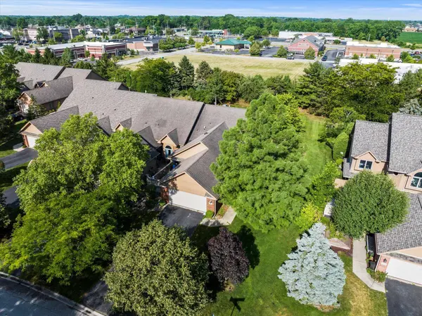 902 Cornwallis LN, Munster, IN 46321
