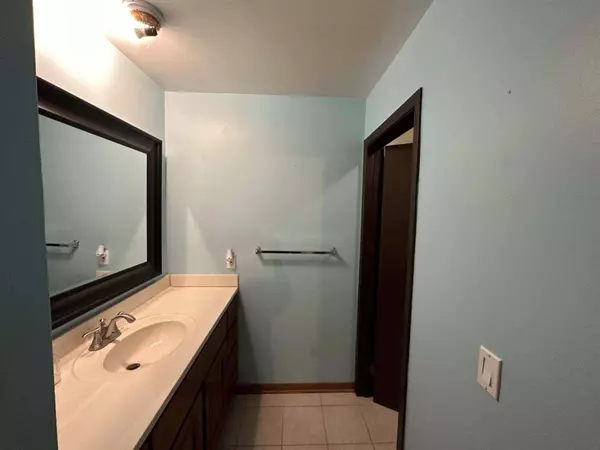 214 Plum Creek DR #2-a, Schererville, IN 46375