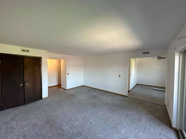 214 Plum Creek DR #2-a, Schererville, IN 46375