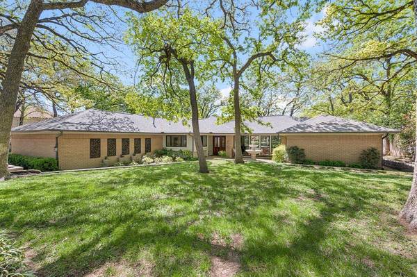 2731 Warwick Way, Grapevine, TX 76051