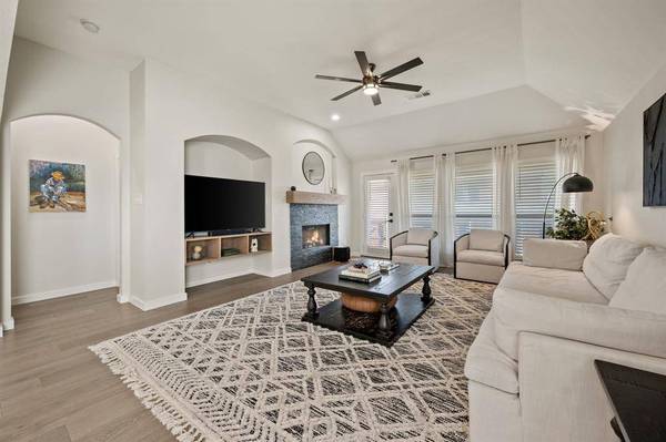 3249 Gidran Drive, Fort Worth, TX 76244