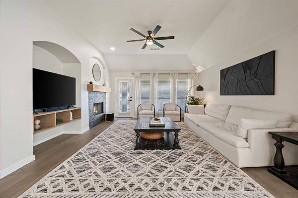 3249 Gidran Drive, Fort Worth, TX 76244