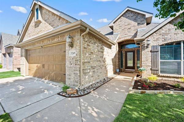 3249 Gidran Drive, Fort Worth, TX 76244
