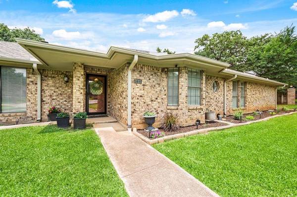 7213 Maranatha Court, Colleyville, TX 76034