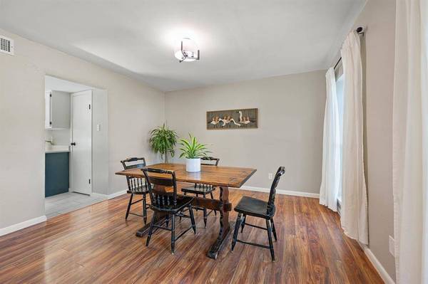 728 Heather Wood Drive, Grapevine, TX 76051