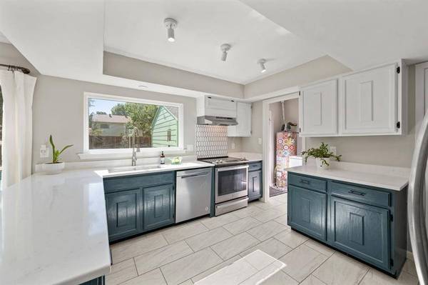 728 Heather Wood Drive, Grapevine, TX 76051