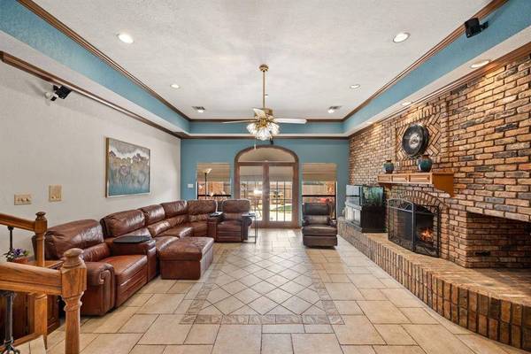 1303 Crest Drive, Colleyville, TX 76034