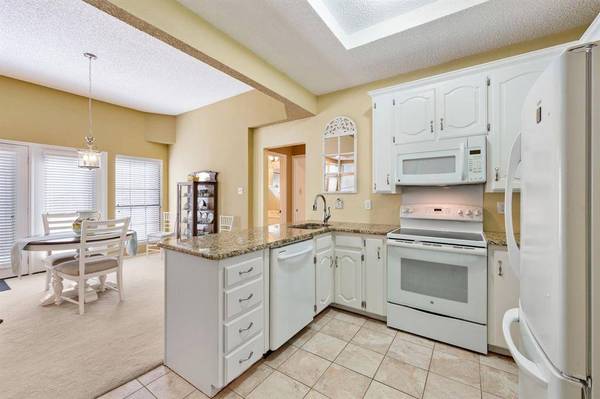 1828 Realistic Court, Bedford, TX 76021