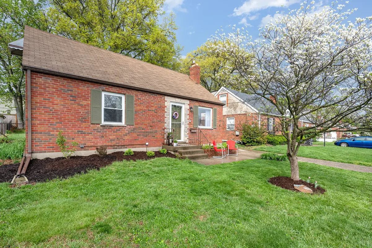 4364 Victor Ave, Blue Ash, OH 45242-6720
