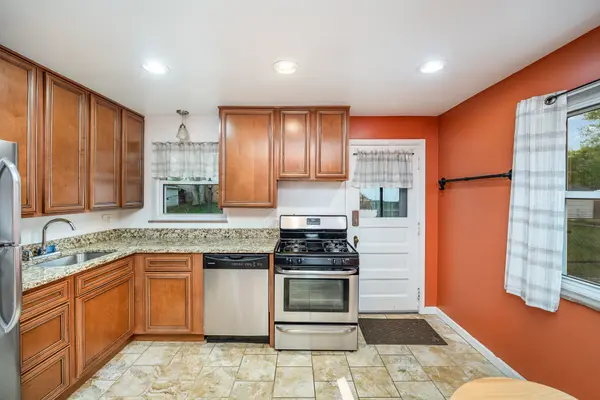 4364 Victor Ave, Blue Ash, OH 45242-6720