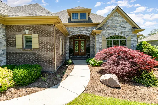 8235 Cherry Laurel Dr, Liberty Twp, OH 45044-8347