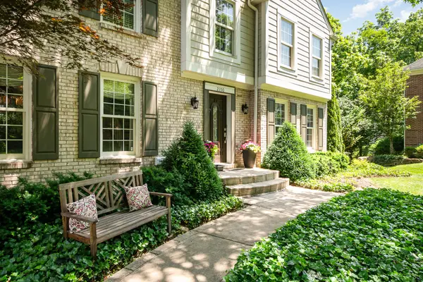 2150 Rose Meadow Ln, Cincinnati, OH 45230-2407