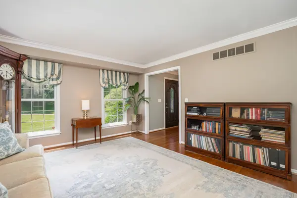 2150 Rose Meadow Ln, Cincinnati, OH 45230-2407