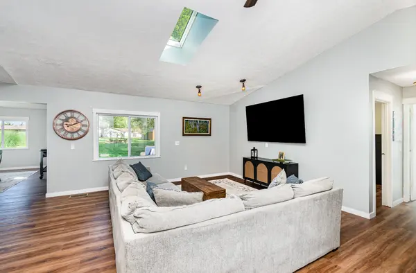 6583 Paxton Guinea Rd, Loveland, OH 45140-8135