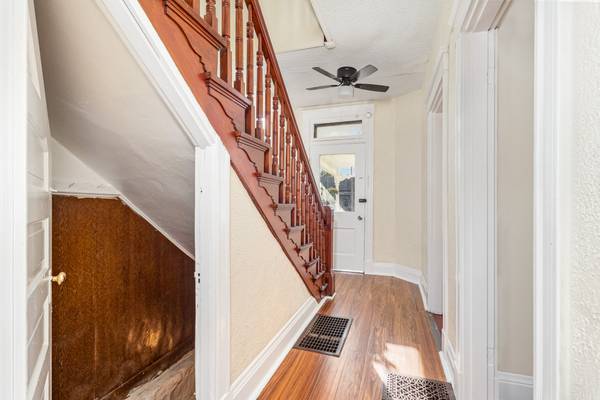 6106 Sycamore St, Cincinnati, OH 45216-2451