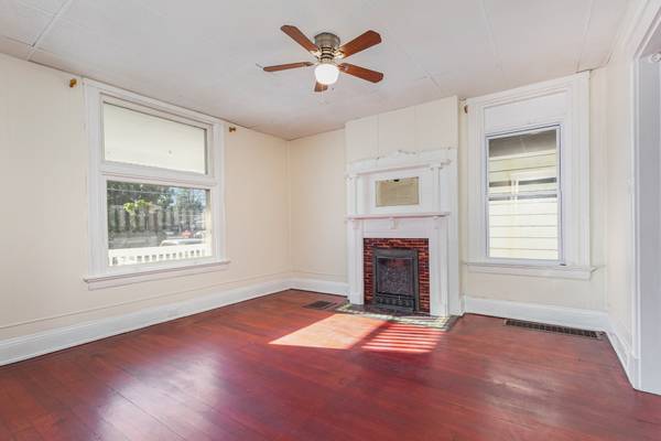 6106 Sycamore St, Cincinnati, OH 45216-2451