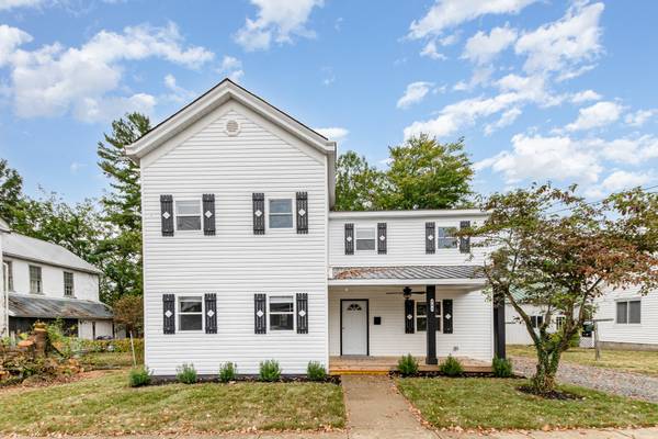 402 S Pleasant St, Georgetown, OH 45121-1555