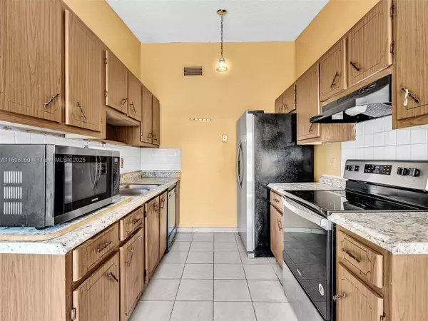 3034 NW 204th Ter, Miami Gardens, FL 33056