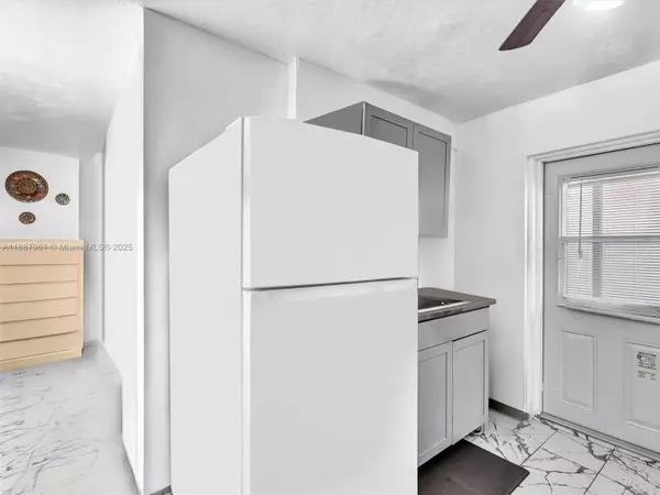 520 NW 49th St, Miami, FL 33127