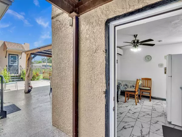 520 NW 49th St, Miami, FL 33127