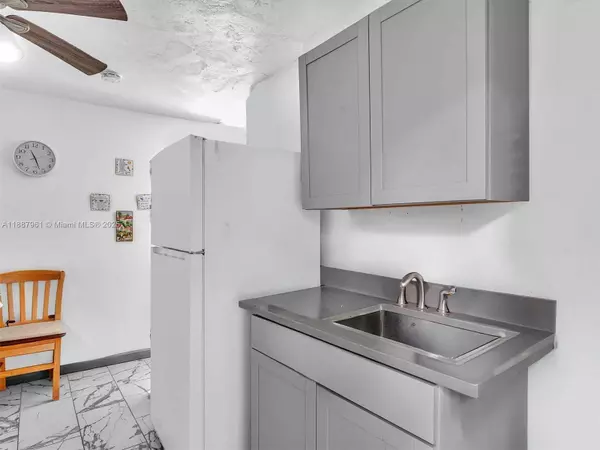 520 NW 49th St, Miami, FL 33127