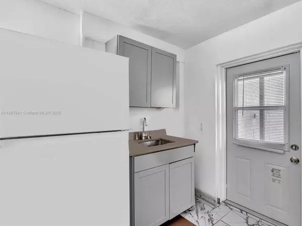 520 NW 49th St, Miami, FL 33127