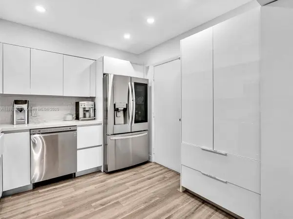 6061 N Falls Cir Dr #407, Lauderhill, FL 33319