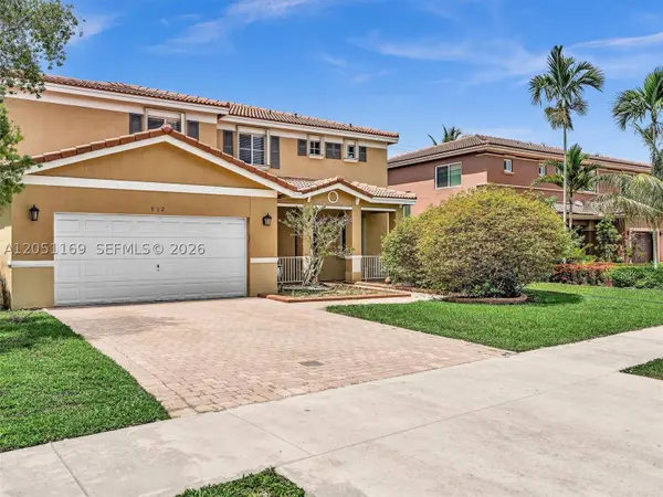 912 NW 204th St, Miami Gardens, FL 33169