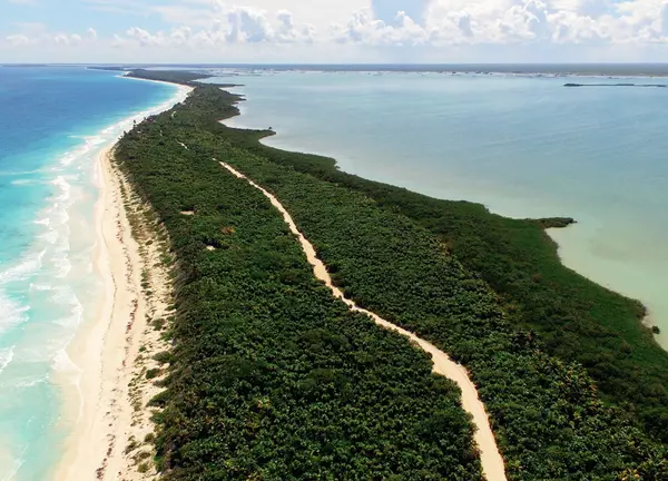 Where Are Canadians Vacationing This Winter? Our Top Picks — Near & Far