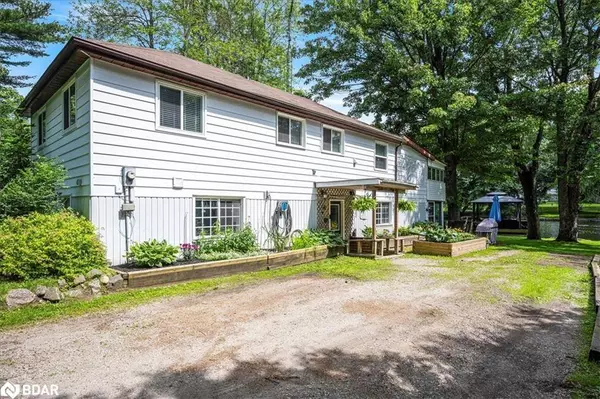 1057 Severn River Road, Gravenhurst, ON P0E 1N0